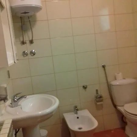 Street View Apartman *